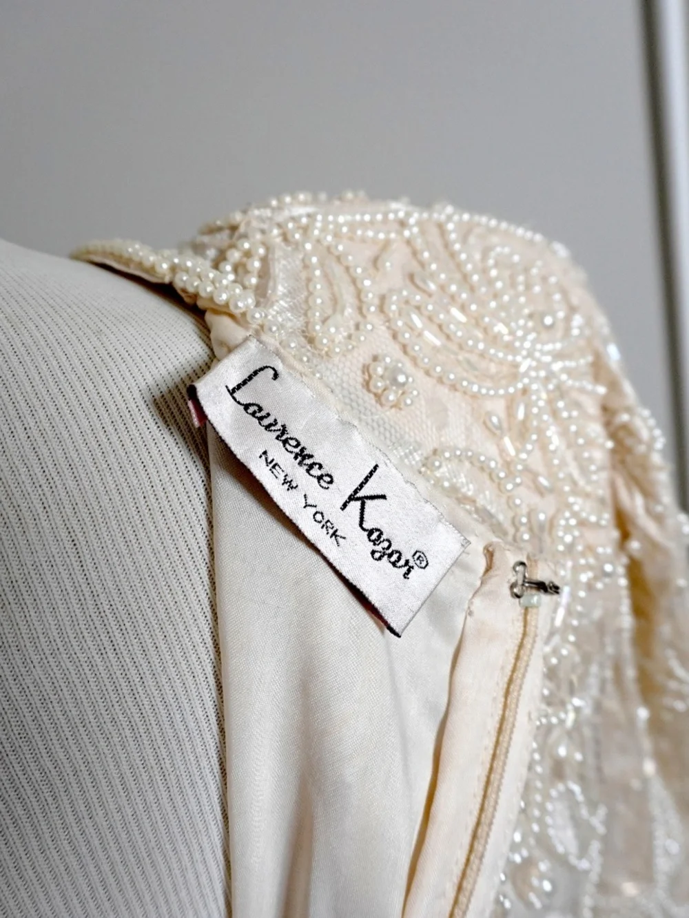 Vintage Laurence Kazar Lace, Pearls, Sequins White/Pink Formal Dress, Size M - Picture 8 of 9